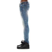 Load image into Gallery viewer, STRAT SUPER SKINNY FIT JEAN IN MOONLIGHT
