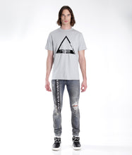 Load image into Gallery viewer, TRIANGLE LOGO TEE IN GHOST
